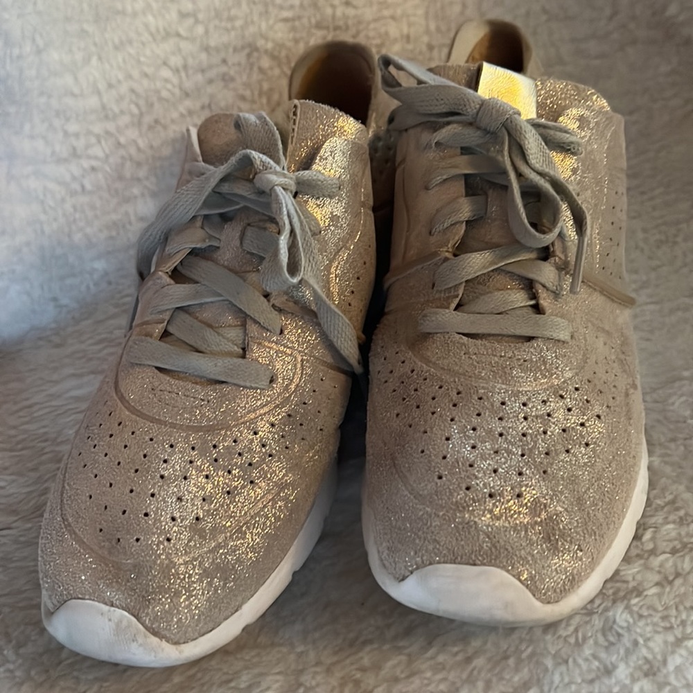 UGG Women's Tye Stardust Gold Leather Metallic Trainers Sz 10